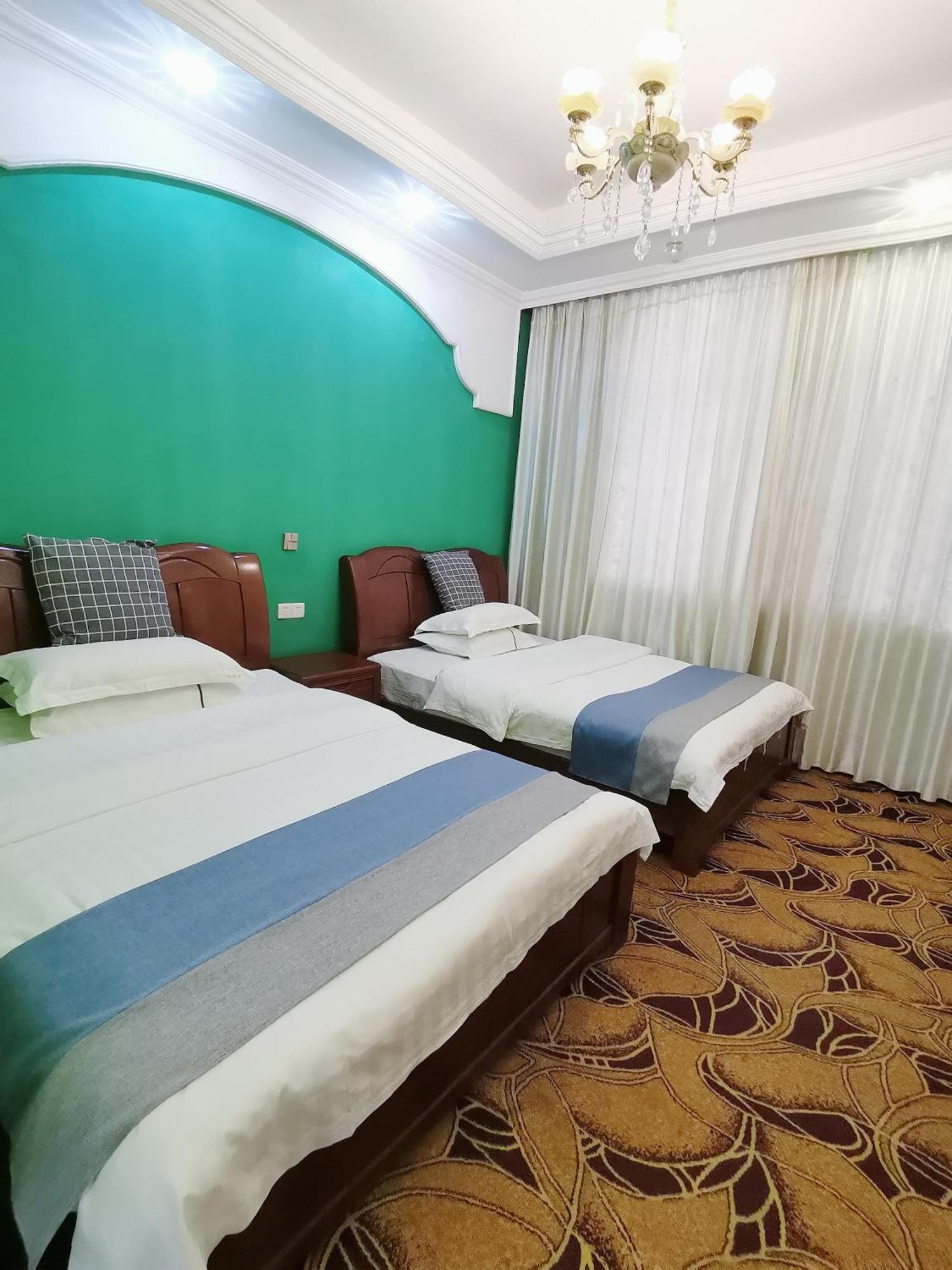 Emeishan Moon Bay Hotel Kültér fotó